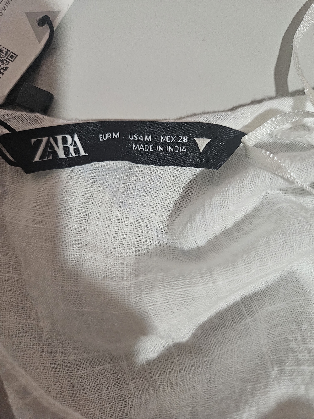Zara White Embroidered Long-Sleeve Tiered Mini Dress - Picture 4 of 10